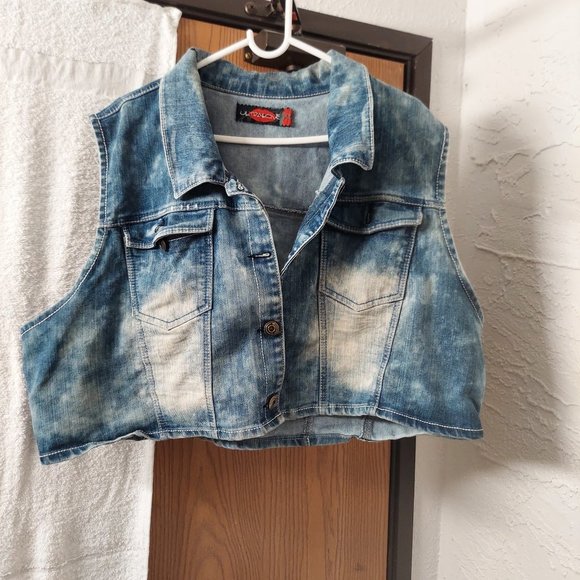 Jackets & Blazers - Denim cropped vest